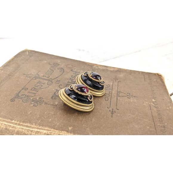 Vintage brass glass gem clip on earrings - Picture 3 of 5